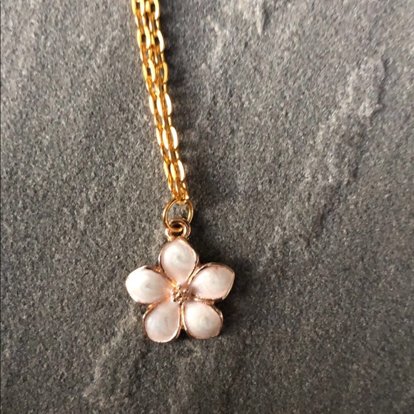 luminous lily necklace collection - Picture 2 of 6